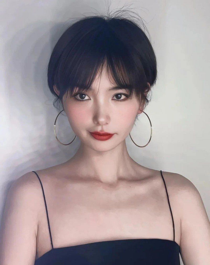 n
🔍在尝试了很多发型之后,我发现精灵头不仅时尚感十足,而且