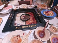 -老牌坊云南鱼豆花火锅(哈西万达店)