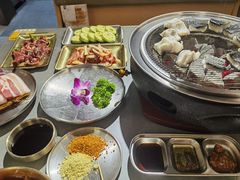 -围炉肉舍•炭烤活鳗•丹东海鲜烤肉(步行街店)