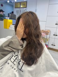 -镁连社·美联社
