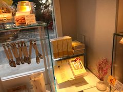 面包甜点陈列柜-好利来(鲁谷店)