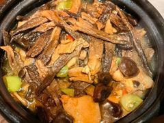 砂锅菌菇-山四砂锅(太原钟楼街店)