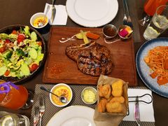 -悦享绿山墙西餐厅