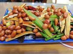 素拼凉菜-天发芽·何记葫芦头泡馍·老字号(小南门店)