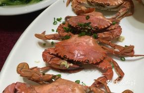 Steamed Wild White Crab