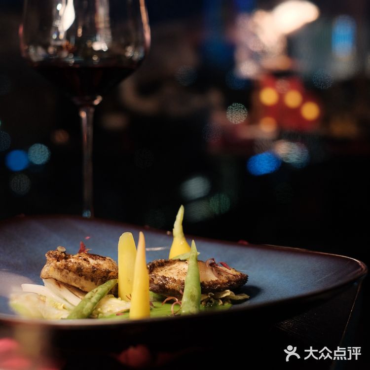 廣州塔下榮獲2025米其林入選指南餐廳