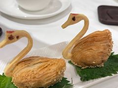 鲍鱼天鹅酥-白天鹅宾馆-宏图府餐厅