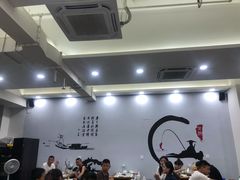 大堂-老表牌·蛙蛙鸡冷锅鱼(成都东站店)