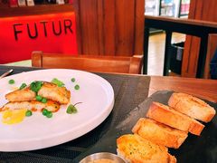 香煎龙利鱼配番茄莎莎-FUTURE BAR(岭南天地店)