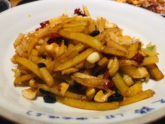 金牌土豆丝-吃饭皇帝大土家民族菜(正大广场店)