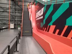 -极限PLAY运动娱乐新世界·团建派对潮玩休闲馆·室内蹦极高空游乐园