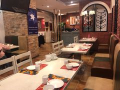 景观位-闫府私房菜(经四路万达店)