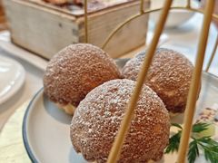 原创脆皮梅子叉烧包-广州酒家(天字码头店)