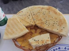 -丹水桥地锅鱼·翘嘴鲌·地方特色全鱼宴(丹江口大坝店)