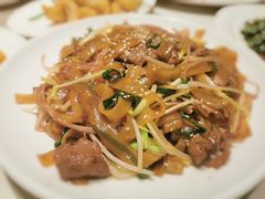 干炒牛河-肥仔文澳门猪骨煲(南京西路店)