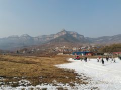 -济南卧虎山滑雪场