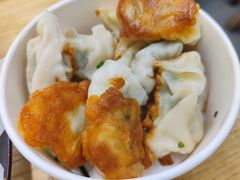 油煎菜肉大馄饨-鴻瑞興面馆(保利时光里店)