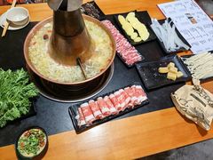 -果松木炭酸菜铜火锅·外婆参鸡汤