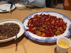 -渝信川菜 · 川味家常菜(财富购物中心店)