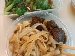 白灼生菜加牛腩汁-竹园竹升面(西关总店)