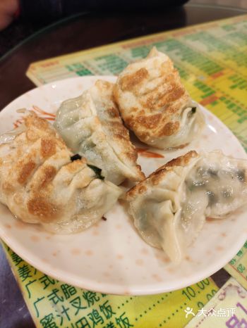 你可以食到最正宗嘅广州小食同甜品