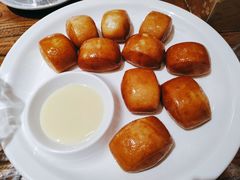 黄金小馒头-东来菜馆•手抓海鲜家常菜•海鲜锅贴(鸽子窝店)