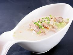 烤肉炖豆腐-老憨猪蹄(山大南路店)