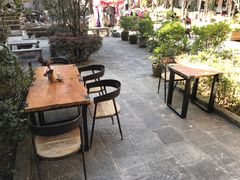 -蓝壁虎咖啡酒馆