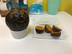 -志龙皇冠吃货椰子铺