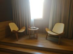 -西安大雁塔科技大学地铁站亚朵酒店