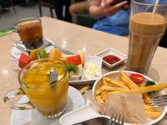 -佰搭果·广式茶餐厅(西华路店)
