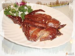 脆皮乳鸽-和记小菜(东方店)