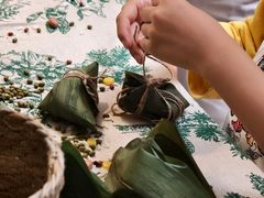 -瑞虹新天地月亮湾