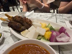 沙爹鸡牛肉拼盘-关夫人餐厅(KLCC阳光广场店)