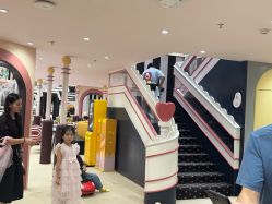 -奈尔宝家庭中心·亲子餐厅(鄞州万达店)