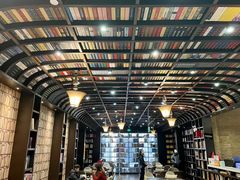 -钟书阁(松江泰晤士小镇店)