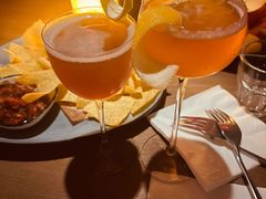 -FOUR PLAY BAR