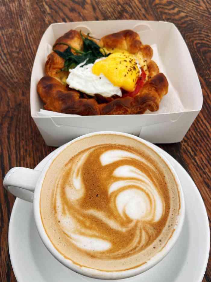 cafe verona-"维多利亚市场里面的一家咖啡面包店,本来想.