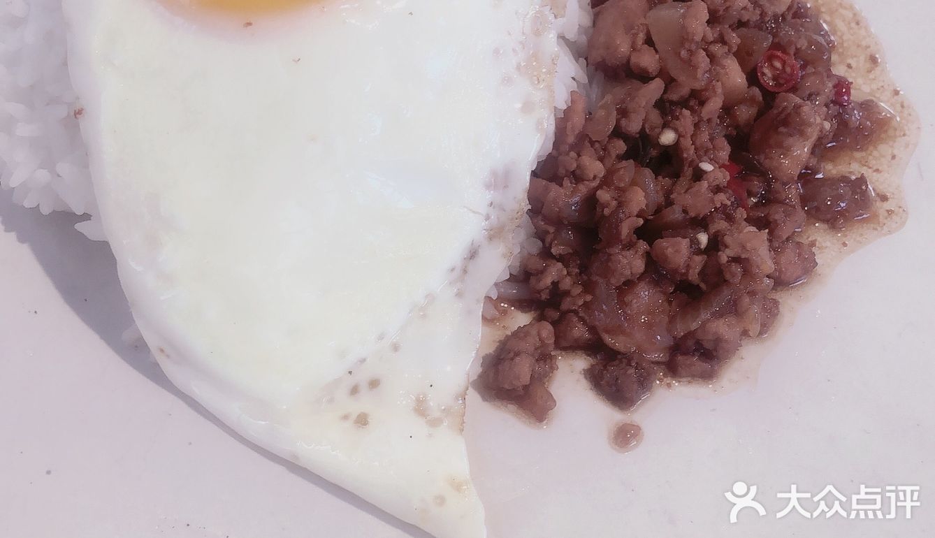 四面皆景,适合情侣、闺蜜聚会。我们点的套餐,搭配合理