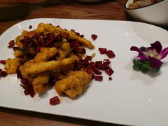 -阿瓦山寨·湘菜现炒·剁椒鱼头王(咸阳总店)