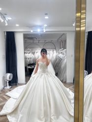 -予白婚纱礼服馆