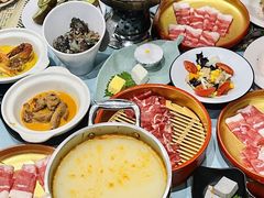 -金马门国际美食百汇(珞喻路店)
