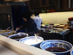 自助取餐区-清真盛志望麻酱酿皮·非遗老字号