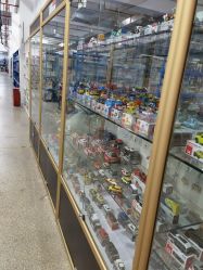 -逝水玩具折扣店
