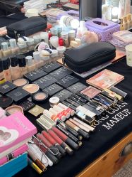 -红馆妆造(中央大街店)