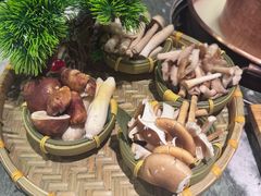 -慢丽江·云南野生菌土鸡锅(西山店)