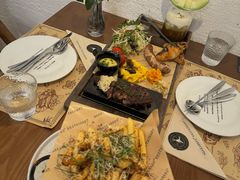-Mark&Mars Restaurant