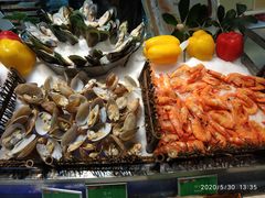 -亚洲国际大酒店·云顶阁旋转自助餐厅