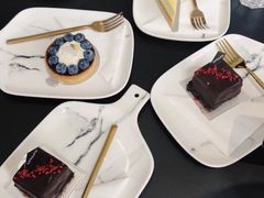 -UNI UNI(环亚凯瑟琳店)