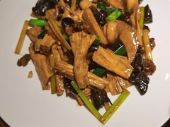 -张家卫·阳江菜·小海鲜(肥婆湾桥店)